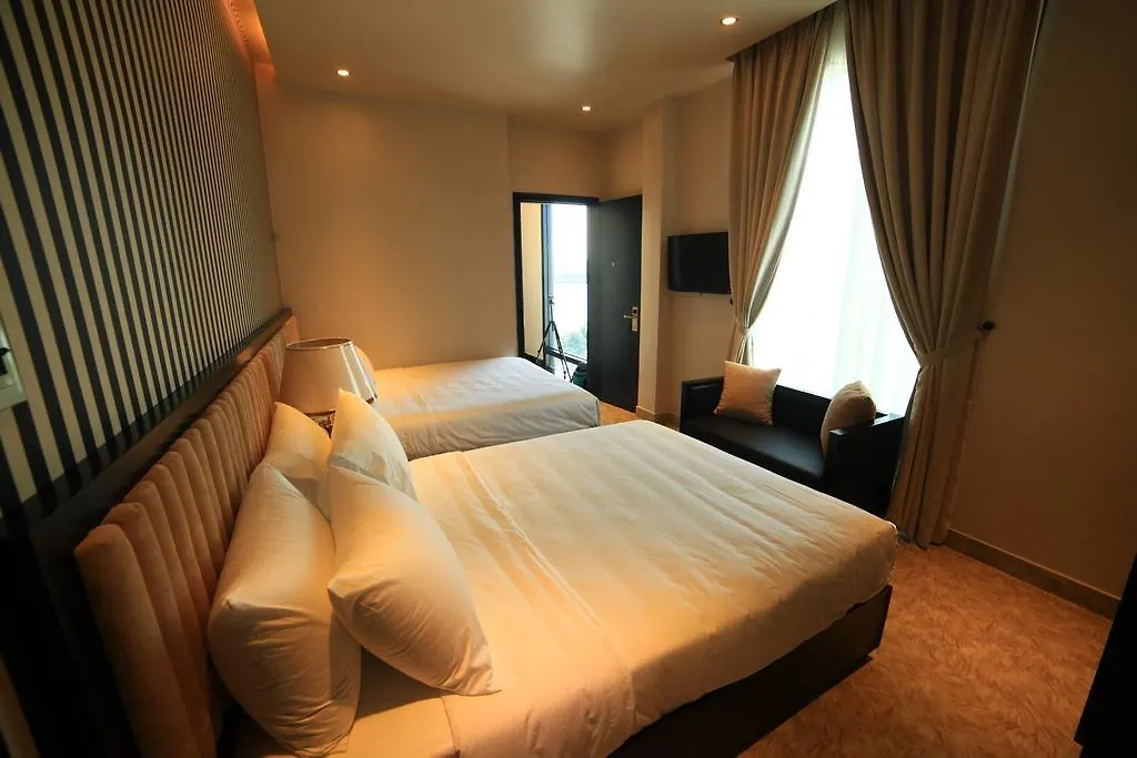 Bezel Hotel Дананг