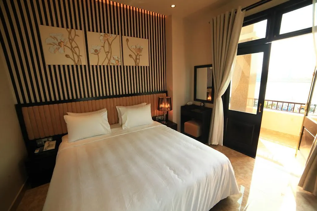 Bezel Hotel Дананг