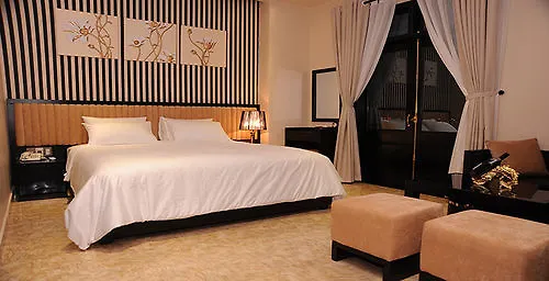 Bezel Hotel Дананг 2*,